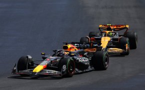 Трикратният световен шампион във Формула 1 Макс Верстапен показа защо е непоклатим на върха в последните три години и спечели състезанието за Гран при на Канада на пистата "Жил Вилньов" в Монреал.