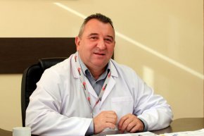 Директорът на УМБАЛСМ "Пирогов" Валентин Димитров се очаква да бъде назначен за нов мандат на поста след като остана единствен кандидат във финалния трети кръг от конкурса да избор на директор на болницата за спешна медицина.