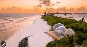 Плажна шатра мехурче на Малдивите
