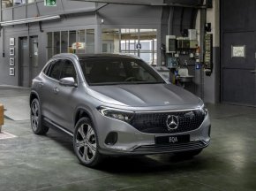 Mercedes-Benz е в процес на обновяване на своята гама компактни автомобили и последният член, който ще бъде показан в обновена форма, е EQA