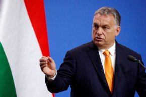 

Според унгарския лидер страната му е единствената държава - членка на НАТО, която се противопоставя на тази политика. "На бойното поле това няма решение, те трябва да бъдат принудени да прекратят огъня и да водят мирни преговори".