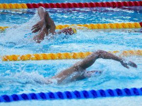 Щафетата на България на 4 по 200 метра свободен стил при мъжете се класира на финал на европейското първенство по плуване, което се провежда в Белград.