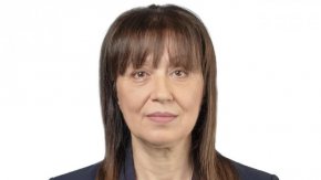 Филиз Хюсменова е подала оставка като народен представител в 50-ото Народно събрание, потвърдиха за БТА от пресцентъра на Народното събрание. В деловодството на парламента е постъпило искането с нейната оставка