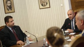 Край на консултациите за съставяне на правителство при президента Румен Радев.