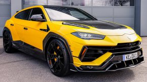 Жълтият Lamborghini Urus Scatenato 2024 на ABT е забележителен автомобил със своя смел и поразителен дизайн.