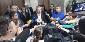ПГ на „БСП за България“ внесе решение в Народното събрание за спиране на .преговорите и действия по продажба на оборудването, предназначено за АЕЦ „Белене“. Социалистите предлагат то да бъде използвано за АЕЦ „Козлодуй“, ако се установи, че е съвместимо. 