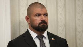 На въпрос дали все пак няма да има отцепници от парламентарната група, Георгиев отговори, че това са първоначалните нагласи.