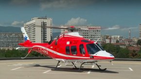Около 12.30 часа хеликоптерът е кацнал на стадиона във Велинград, откъдето пациентката е транспортирана до София. 