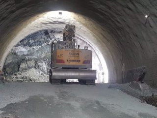 Тунелът под Шипка