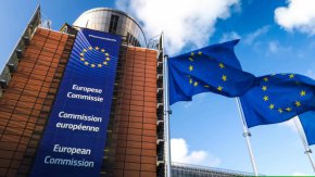 Европейската комисия заведе дело срещу България в Съда на ЕС затова, че не е транспонирала правилно Директивата относно правото на информация в наказателното производство. Крайният срок за транспониране на директивата от държавите членки беше 2 юни 2014 г.