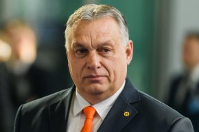 

„Ако не искаш да членуваш в даден клуб, винаги можеш да го напуснеш“, добави служителят и предложи на Орбан да създаде съюз с Русия.