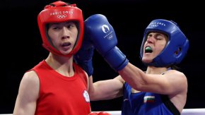 
Светлана Каменова падна от боксьорката от Тайван Лин Ю Тин в категория до 57 кг.