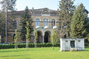 Въпросите относно пола, семейството, възпитанието и образованието на децата са със стратегическа значимост за съхранениято на българския народ: Светият синод