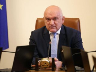 Служебният премиер Главчев реагира на днешните събития с публикация във