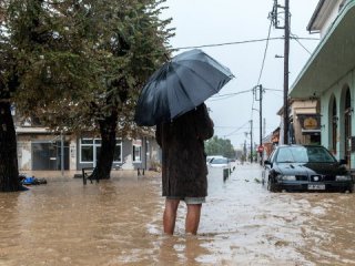 Циклонът в Гърция предизвика наводнения в някои части на страната