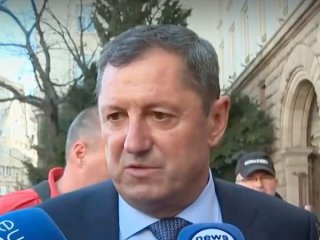 И заместник председателят на Сметната палата Тошко Тодоров отказа да бъде