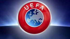 УЕФА наказа Сърбия за расистки прояви на фенове 