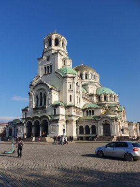   Светият синод против идеята за преименуване на площада пред патриаршеската катедрала Св. Александър Невски