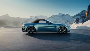 2026 Aston Martin Vantage Roadster е готов да свали покрива си