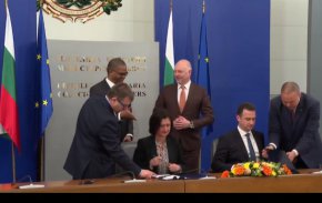 Видео: Подписаха договор за търсене на нефт и природен газ в Черно море