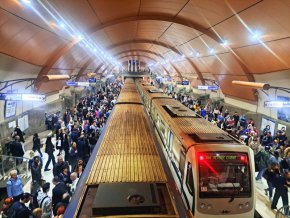 Метрото няма да спира и ще се движи по график