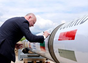   Желязков инспектира напредъка по изграждането Вертикалния газов коридор