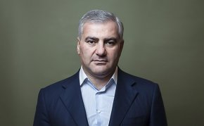 Затворен руско-арменски бизнесмен съди депутати от Ереван за клевета
