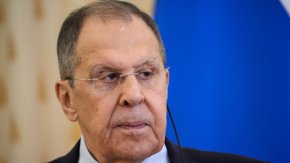 Лавров: Путин прие да говори с Макрон, защото е учтив човек и далновиден политик