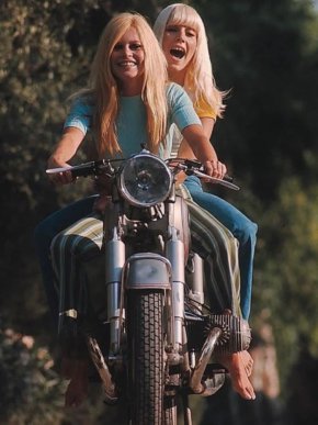  Брижит Бардо с нашата Силви Вартан, 1967: ФОТО ИСТОРИЯ