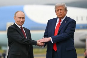 Обърнахме ли гръб на някого? Не, не сме. Орелът гледа и в двете посоки, както винаги: Путин за САЩ