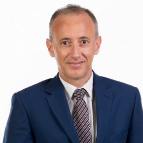  Днес празнуваме знанието, отдаваме почит на учителите и се радваме на усмивките на децата: Министър Вълчев 