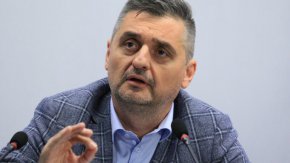 Потребителите вече няма да бъдат наказвани с неустойки при промяна на цените от мобилните оператори: К. Добрев 