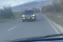НСО реагира след видео с опасно движение на автомобили на службата в насрещното