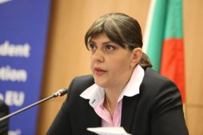 Лаура Кьовеши на посещение в България 