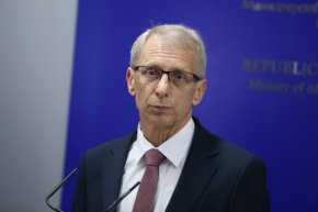 Очаквам, ако Радев стане лице на партия, да се провали грандиозно: Денков