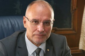 Не бих приел премиерски пост, независимостта на централната банка е основен принцип: Димитър Радев