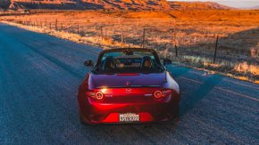 Продажбите на Mazda Miata остават силни десетилетие след дебюта ѝ