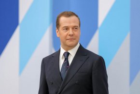 Тръмп да вземе Гренландия, преди да се е присъединила към Русия: Медведев