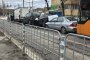 Шиш от коли на пътя с участието на градски автобус: Фото на деня