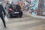 Празна кола се заби в подлеза на Орлов мост 