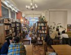 ДА! Брауни №1, ройбос с портокал и кактус, пиано и много книги в Bookstore Cafe'