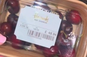  165 паунда/377 лв. е кг череши в най-известния магазин в Лондон "Хародс": ФОТО НА ДЕНЯ 