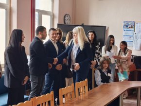    Ученици поеха управлението на Община Царево за Деня на Европа