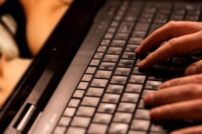 ГДБОП разкри схема за киберизмами чрез SMS-и и съобщения в чат приложения от името на институции
