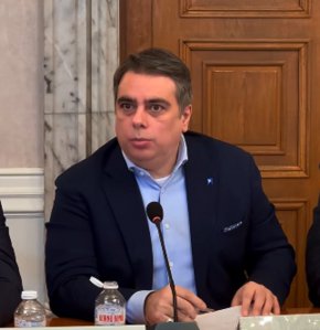 Държавата не може да определя „справедливи цени“ за милиони стоки: Асен Василев