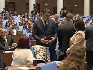 НА ЖИВО: Депутатите гласуват мерките срещу високите цени на първо четене