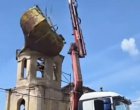 Автокран изпусна купола на църква в село Голема Раковица 