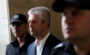 

- Благо, какъв е този нов квартал?
- Ба Вчера го немаше.
