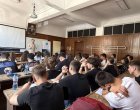 Екопрограма събра ученици и студенти в СУ в дискусия за AGI по Еразъм+