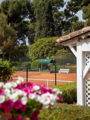 Ето тайното кътче на суперзвездите на Ривиерата Hotel du Cap-Eden-Roc с най-красивите му места(ФОТОГАЛЕРИЯ)